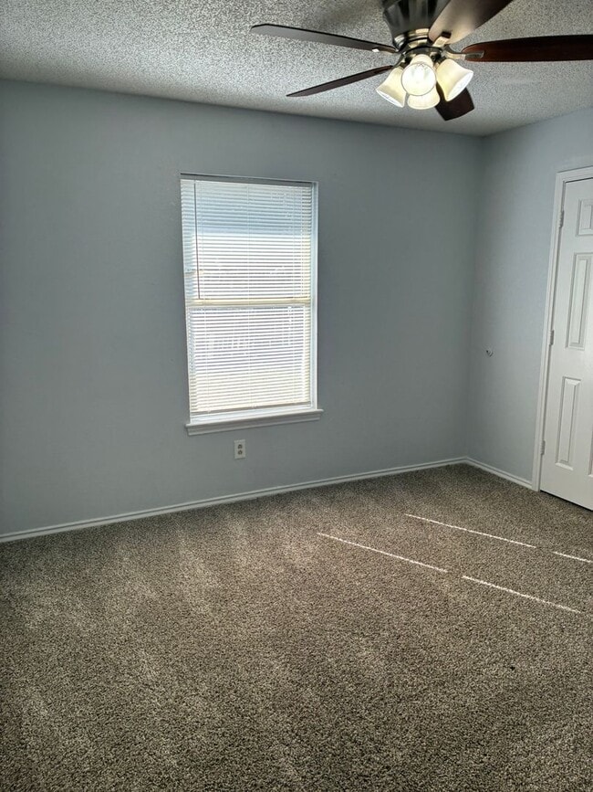 Building Photo - Price Improvement on this 4 bedroom