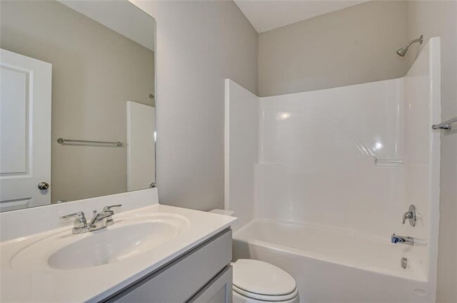 Building Photo - 113 Essence Dr