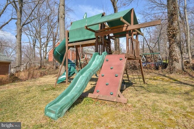 Building Photo - 3035 Hazelton St