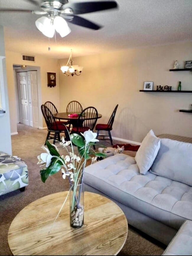 Building Photo - 209 Suffolk F