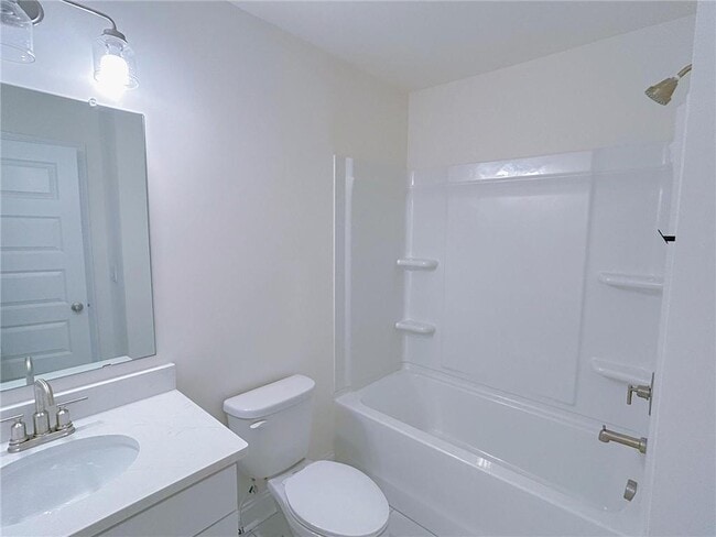 Building Photo - 1297 Ascot Ter