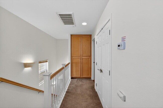 Building Photo - Charming 3-Bed Home in Sacramento with 2.5 Baths