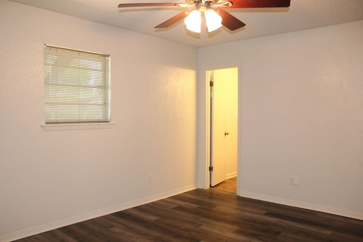 Master Bedroom - 1413 Center Dr
