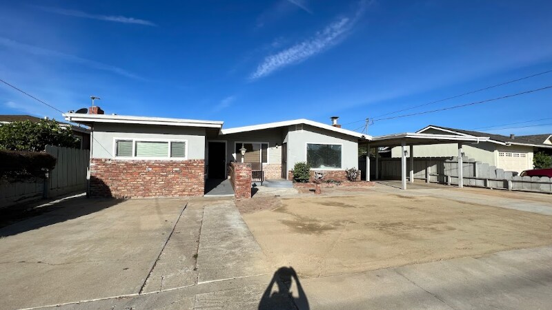 Building Photo - 641 Rincon Rd