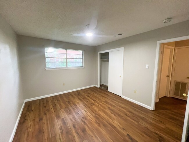 Building Photo - Newly Updated 4 Bedroom House for Rent, ne...