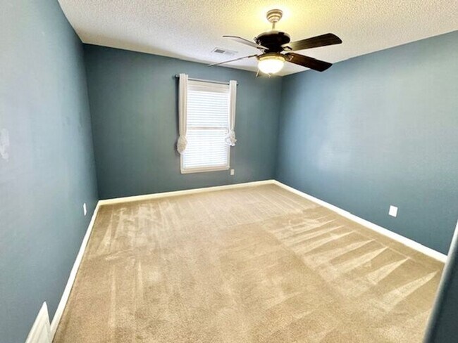 Building Photo - MOVE IN SPECIAL!!! Now leasing a 4-bedroom 3 bath home in Arlington. Great location and great sch...