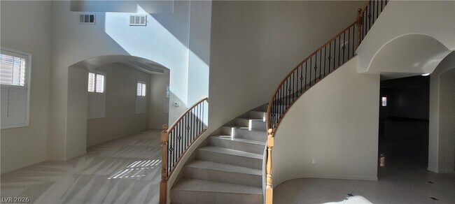Building Photo - 7728 Villa De La Paz Ave