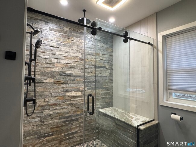 Building Photo - 49 Old Town Dr