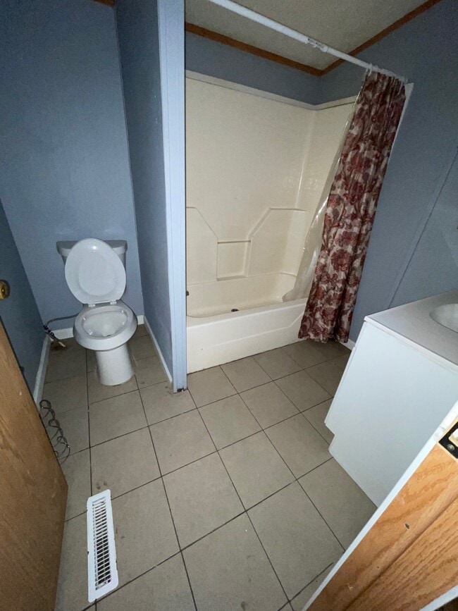 Primary Photo - 395 Memory Ln