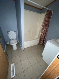 Building Photo - 395 Memory Ln