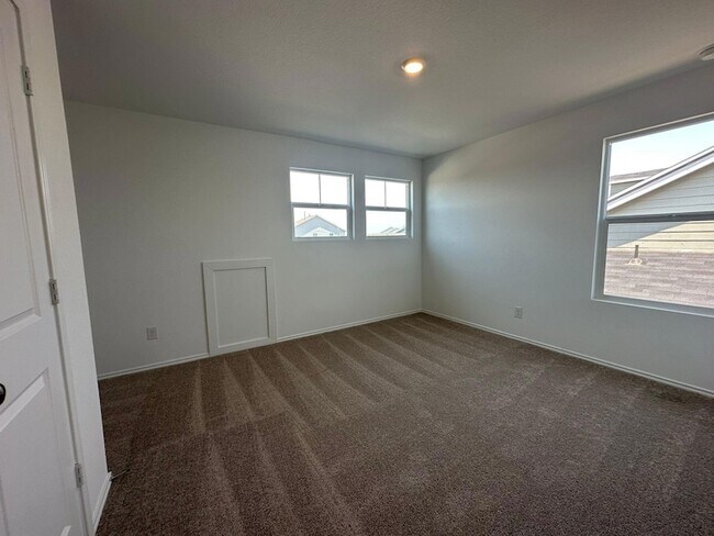 Building Photo - 435 Alamito Ave