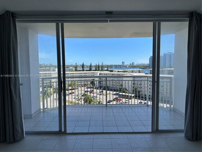 Building Photo - 18021 Biscayne Blvd