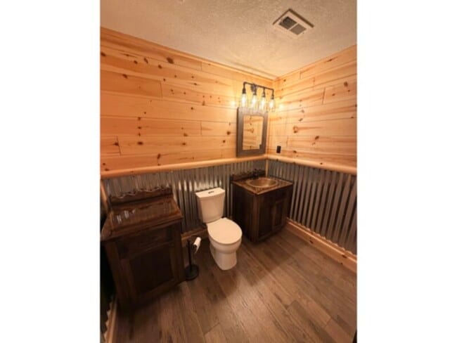 Building Photo - 10552 Vaughn Ct