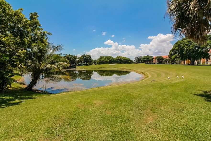 Building Photo - 3049 NW 72nd Ave