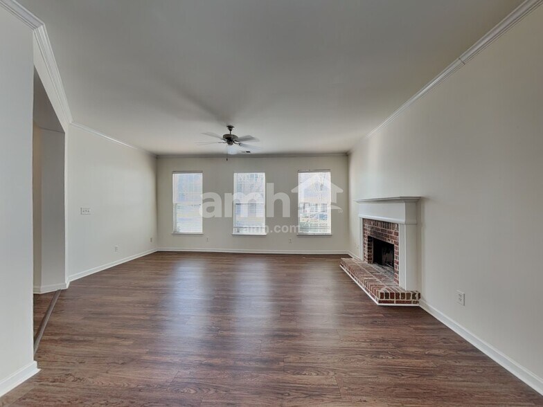 Building Photo - 4669 Liberty Square Dr