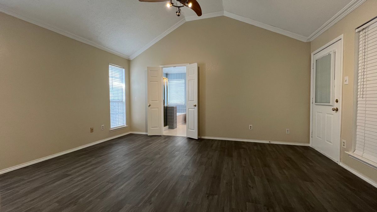 Building Photo - 2528 Clovermeadow Dr