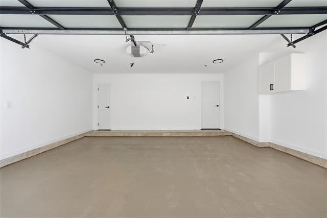 Building Photo - 4635 Manett St