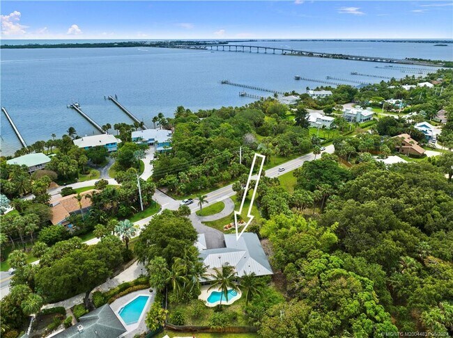 Building Photo - 53 N Sewalls Point Rd