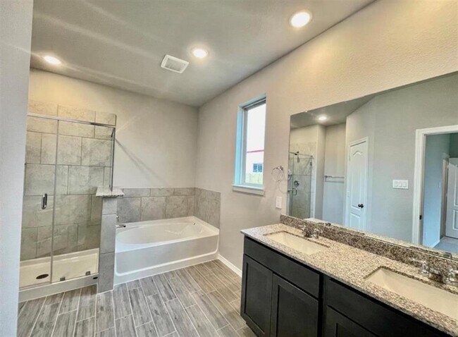 Building Photo - 14536 Jelly Pnes Dr