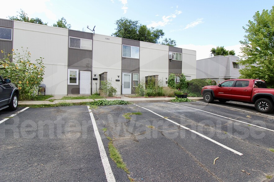 Primary Photo - 1353 S Coffman St