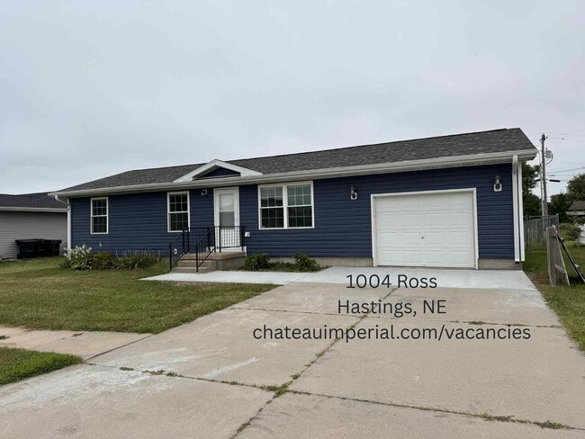 Primary Photo - 4 bedroom, 2 bathroom house