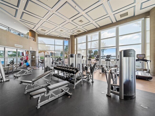 Building Photo - 3101 S Ocean Dr
