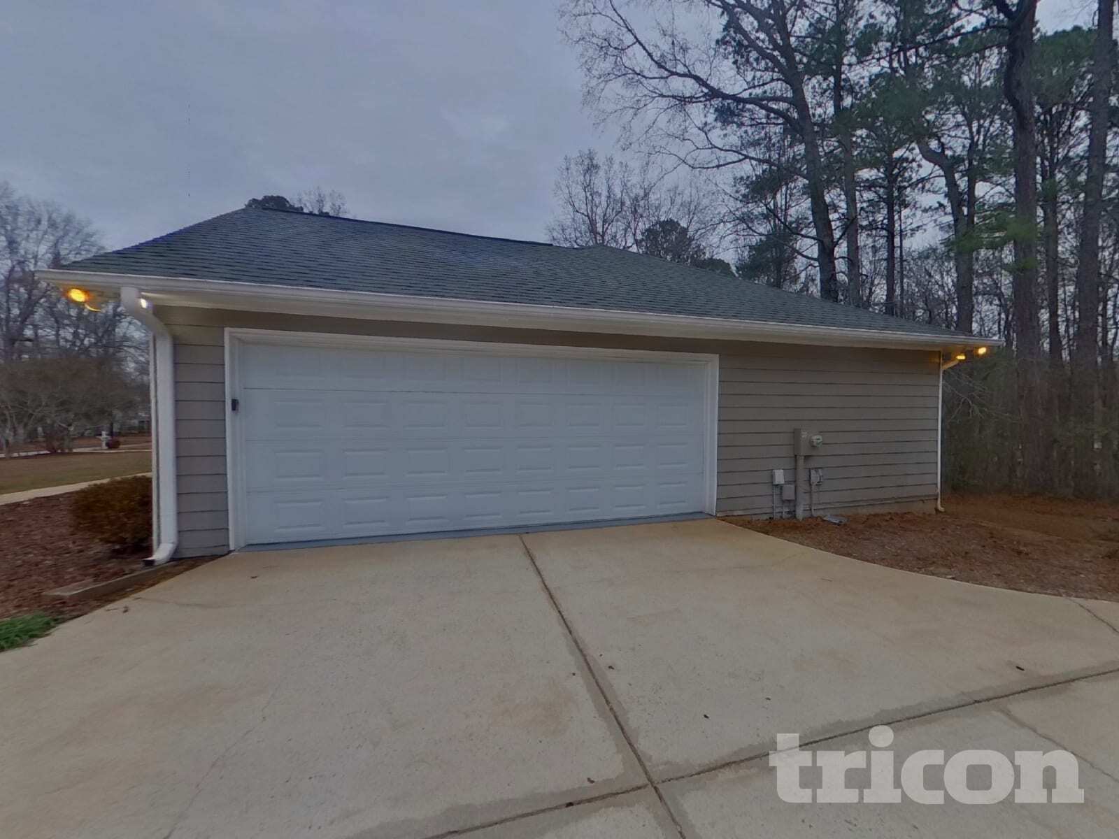 Building Photo - 555 N Oakland Cir