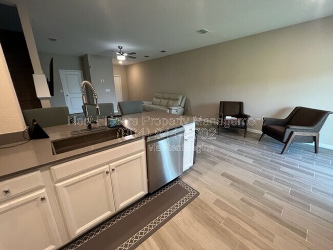 Building Photo - 2650 Sandy Dune Dr