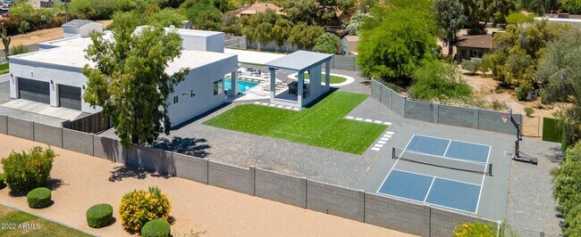 Building Photo - 13613 N 76th St