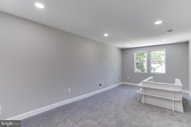 Building Photo - 1227 Tyler Ave