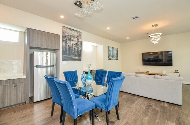 Building Photo - 5811 Fairdale Ln