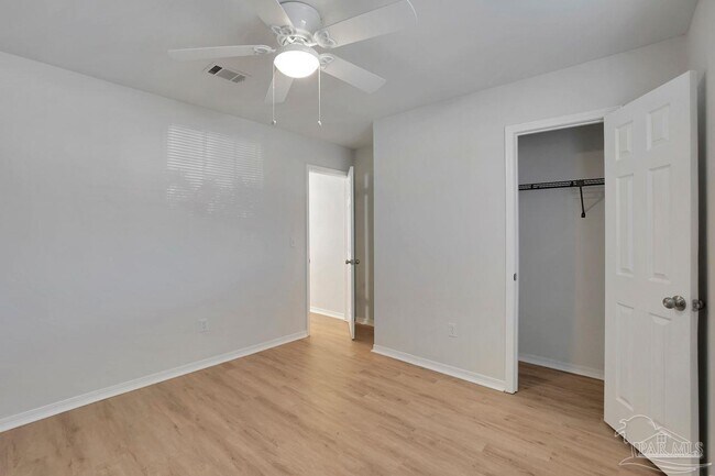 Building Photo - 10601 Silver Creek Dr