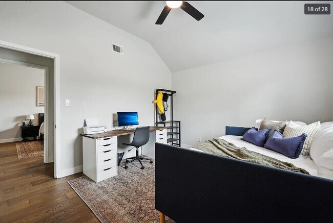 Building Photo - 13246 Pandora Dr