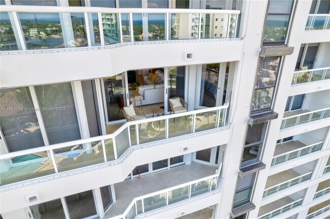 Building Photo - 21055 Yacht Club Dr