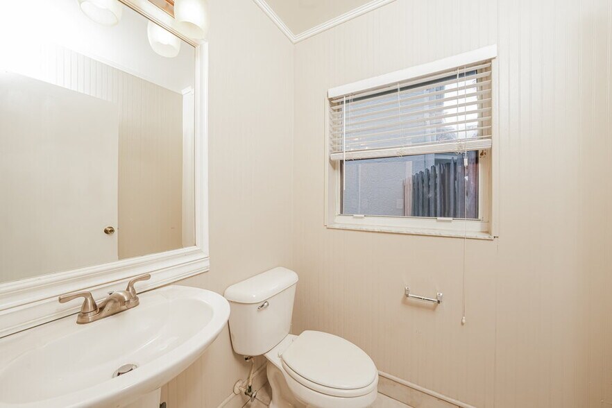 Building Photo - 7142 Davit Cir