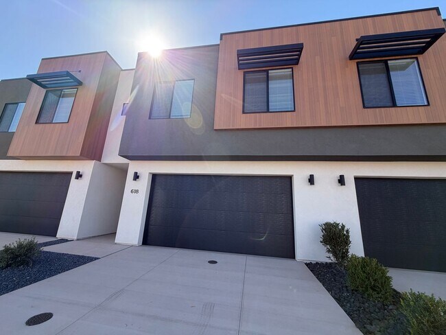Building Photo - 618 Hemsworth Ln
