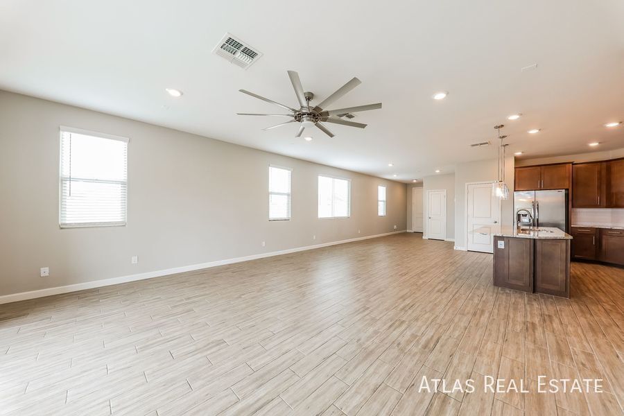 Building Photo - 20234 W Harrison St