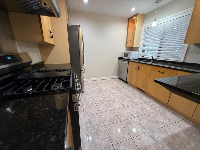 Building Photo - 10021 Frontage Rd