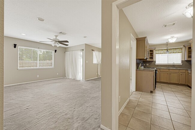 Building Photo - 3816 Newton Dr