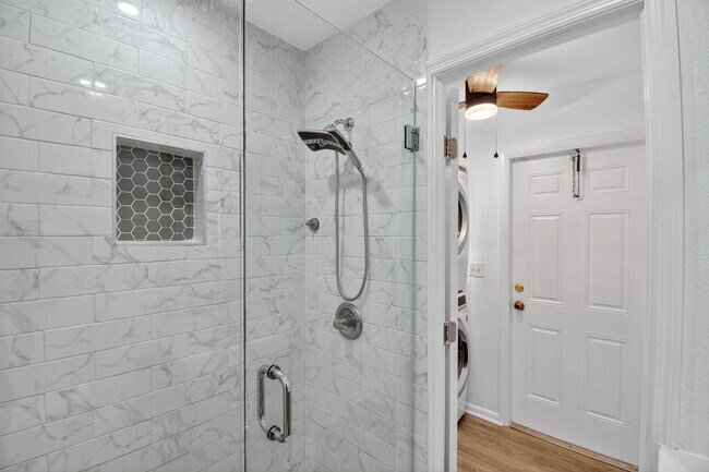 Building Photo - 554 NW 46th St