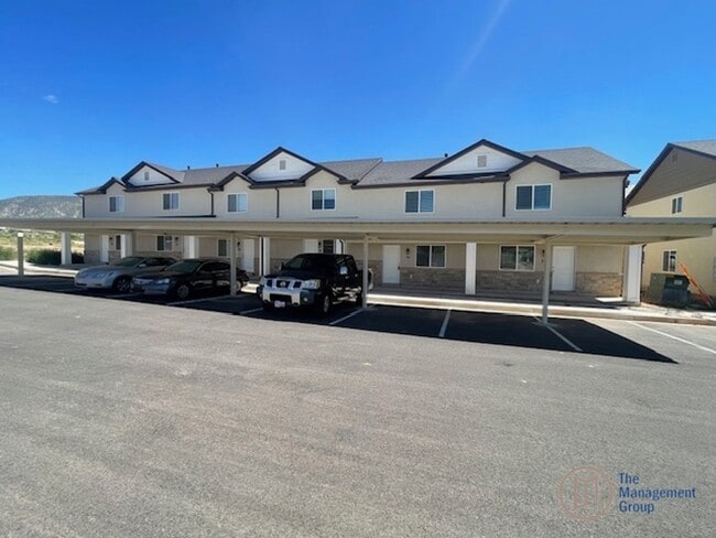 Building Photo - Cedar Breaks Townhomes!