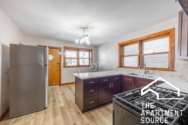 Building Photo - 2040 W Cullerton St