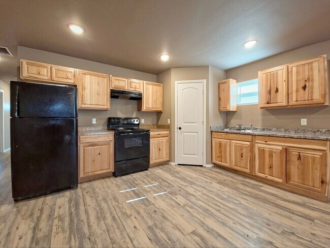 Building Photo - Cozy 3/2/1 in Northeast Lubbock