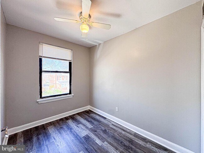 Building Photo - 4630 Hillside Rd SE