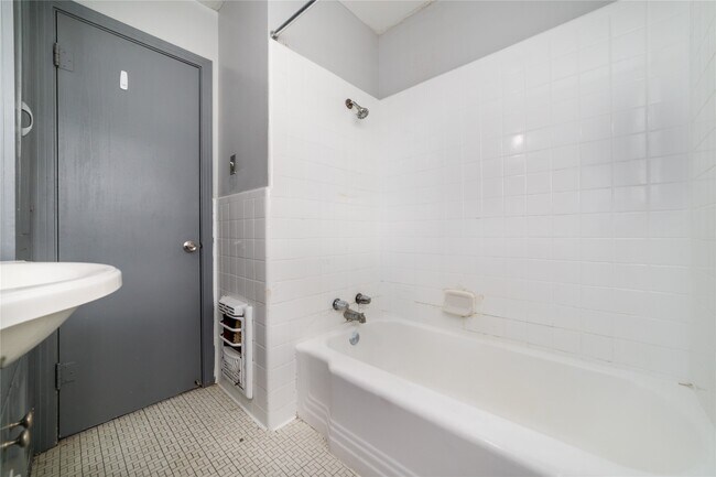 Building Photo - 1309 Jefferson St