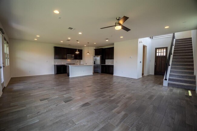 Building Photo - 13500 Feldspar Dr