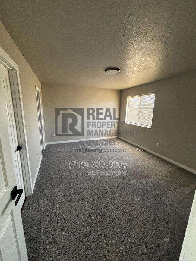 Building Photo - 326 W Golden Eagle Way