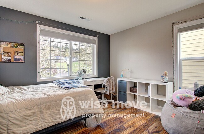 Building Photo - Washougal- 4 Bedroom Home- Apply today!