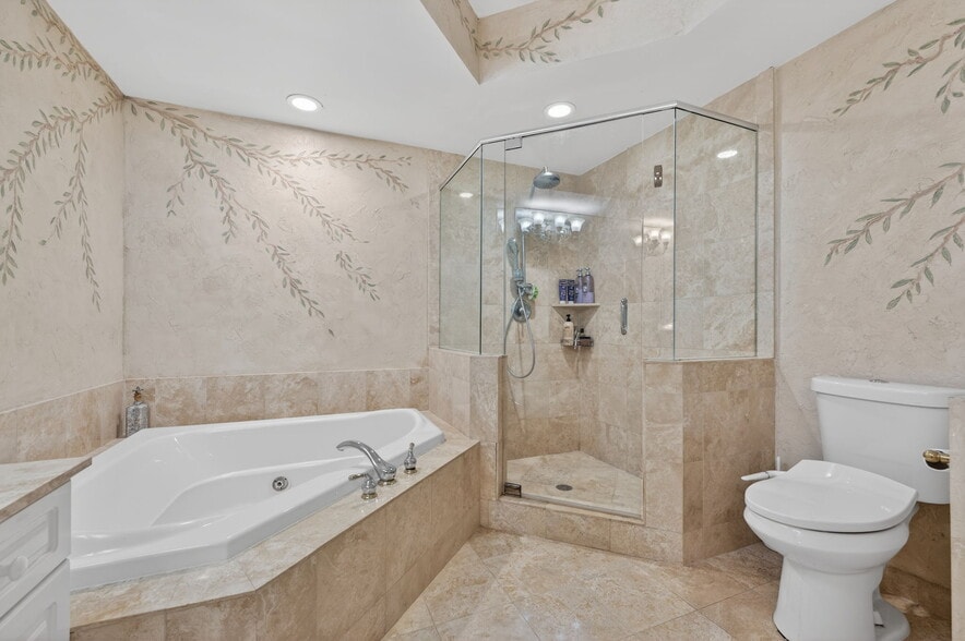 Building Photo - 100 S Birch Rd