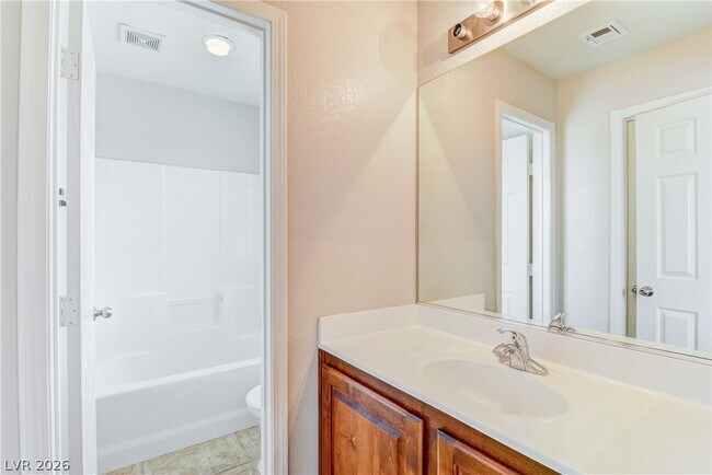 Building Photo - 2728 Kona Crest Ave